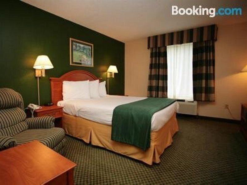 Americas Best Value Inn Louisville Exterior foto