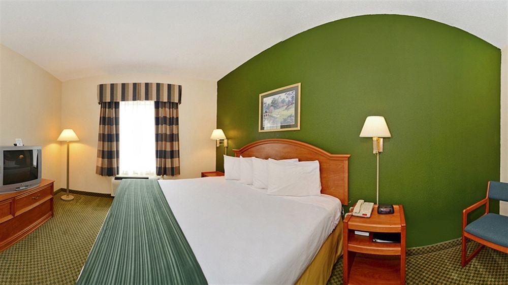 Americas Best Value Inn Louisville Exterior foto