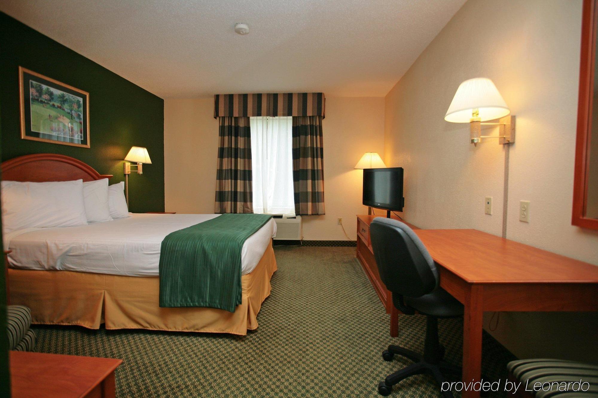 Americas Best Value Inn Louisville Quarto foto
