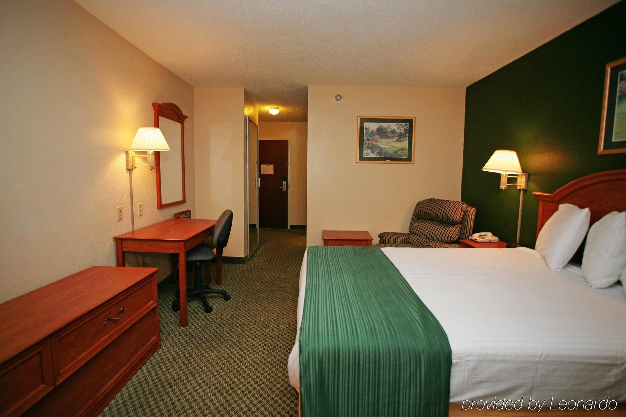 Americas Best Value Inn Louisville Quarto foto
