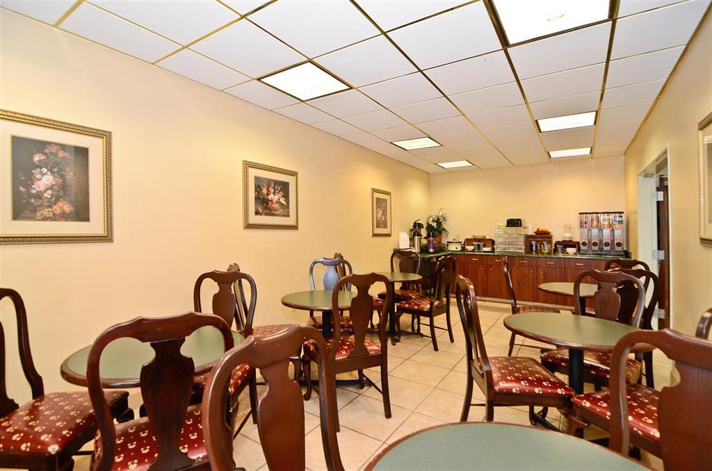 Americas Best Value Inn Louisville Restaurante foto